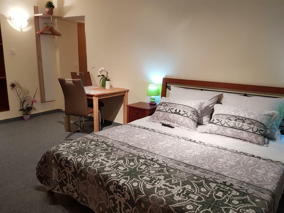 Elg Rooms Postojna Dış mekan fotoğraf