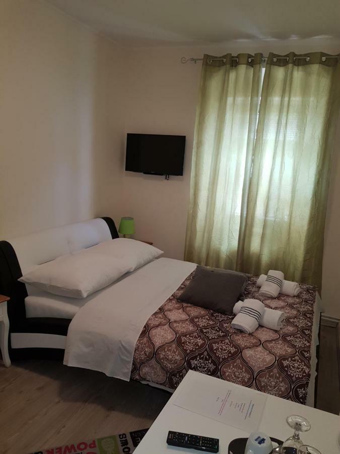 Elg Rooms Postojna Dış mekan fotoğraf