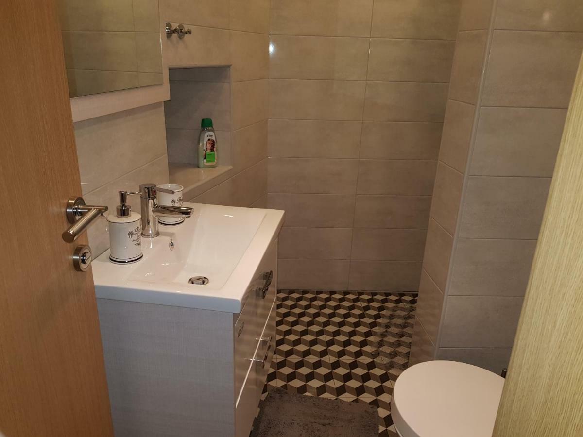 Elg Rooms Postojna Dış mekan fotoğraf