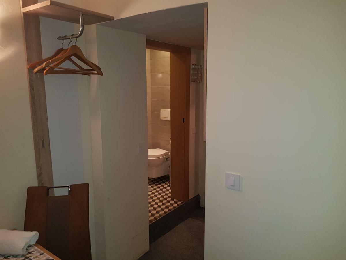 Elg Rooms Postojna Dış mekan fotoğraf