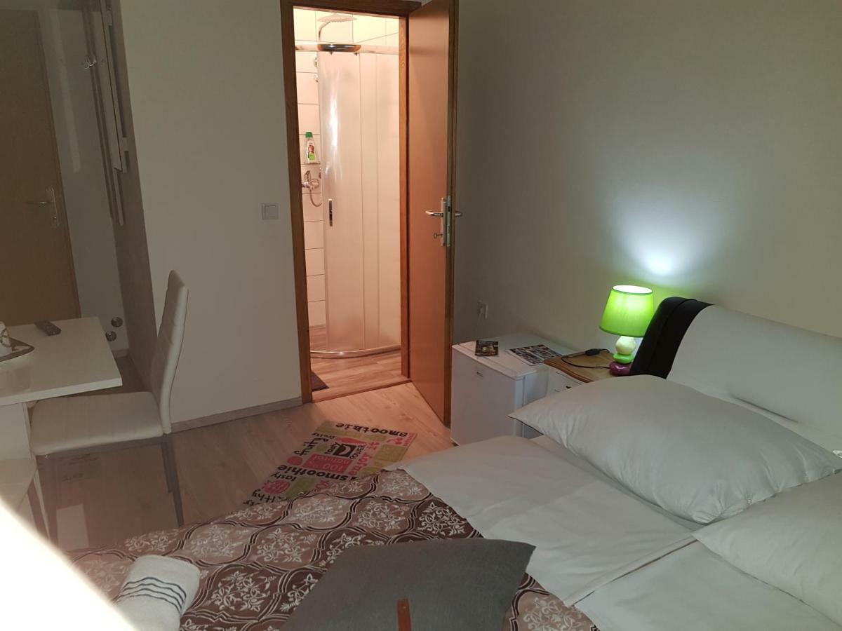 Elg Rooms Postojna Dış mekan fotoğraf